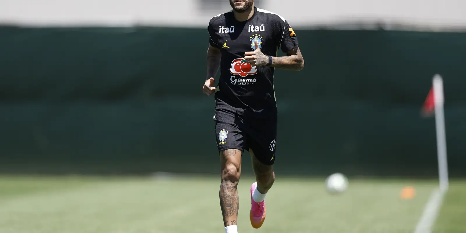 para-“otimizar”-recuperacao,-neymar-esta-fora-do-jogo-contra-o-haiti
