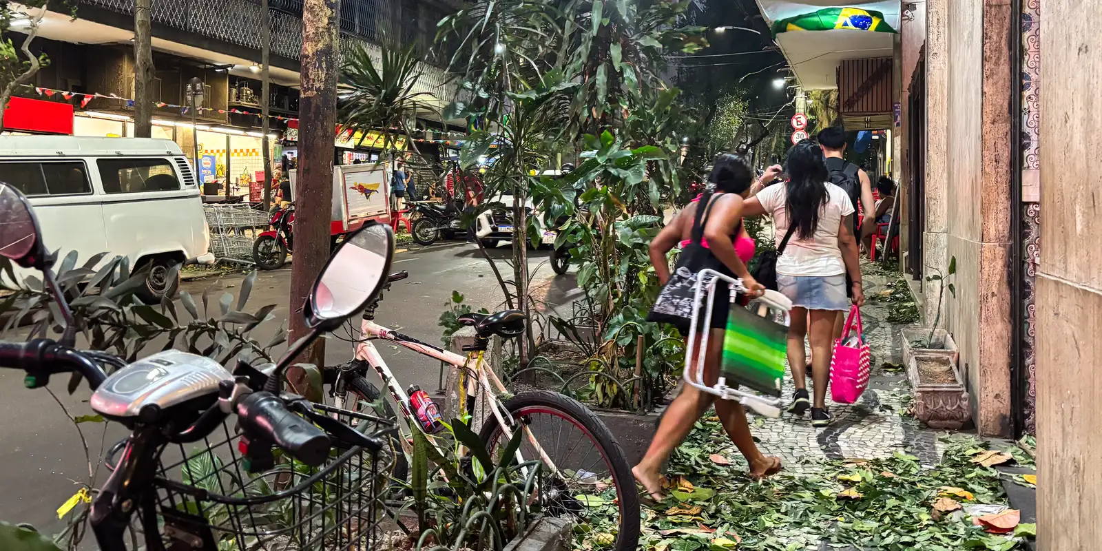 mais-de-510-mil-imoveis-ainda-estao-sem-luz-no-rio