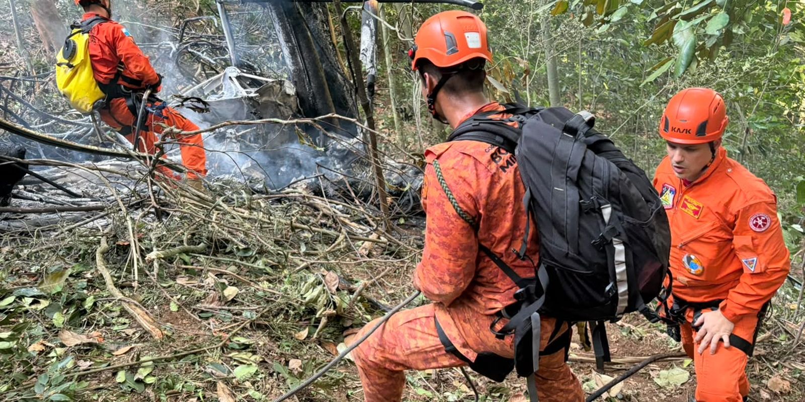 quatro-pessoas-morrem-em-queda-de-helicoptero-no-rio-de-janeiro