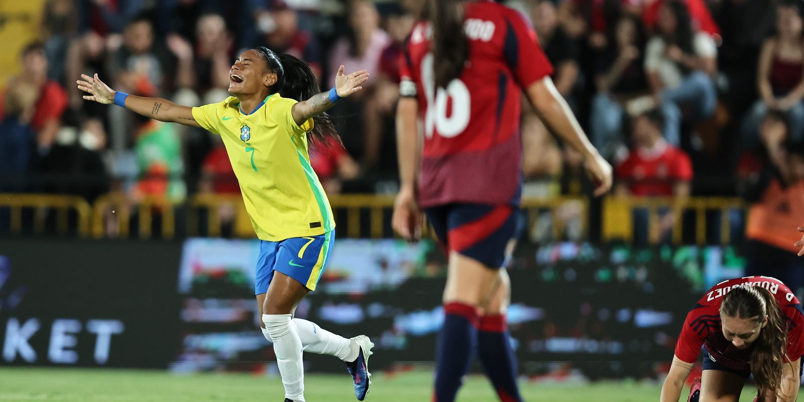 camara-aprova-lei-com-medidas-para-promover-futebol-feminino-no-pais